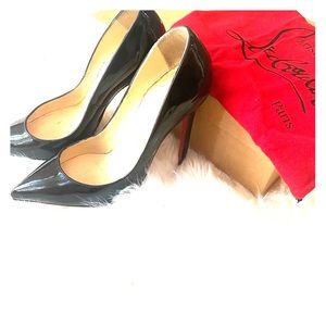 Black patent pumps (classic pigalle 120)